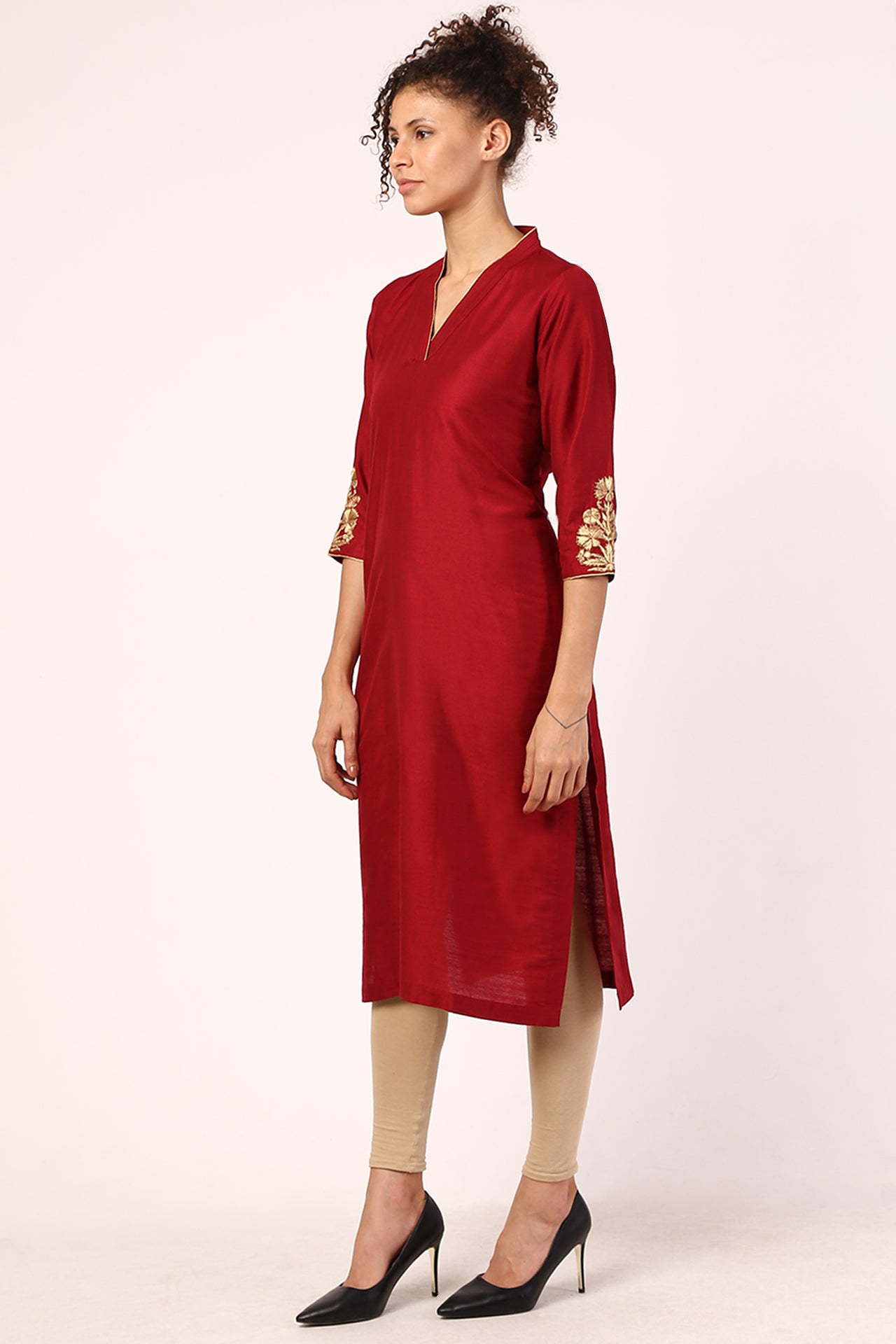 AMODINI RED V-NECK WITH EMBROIDERED SLEEVES WOOLLEN KURTA